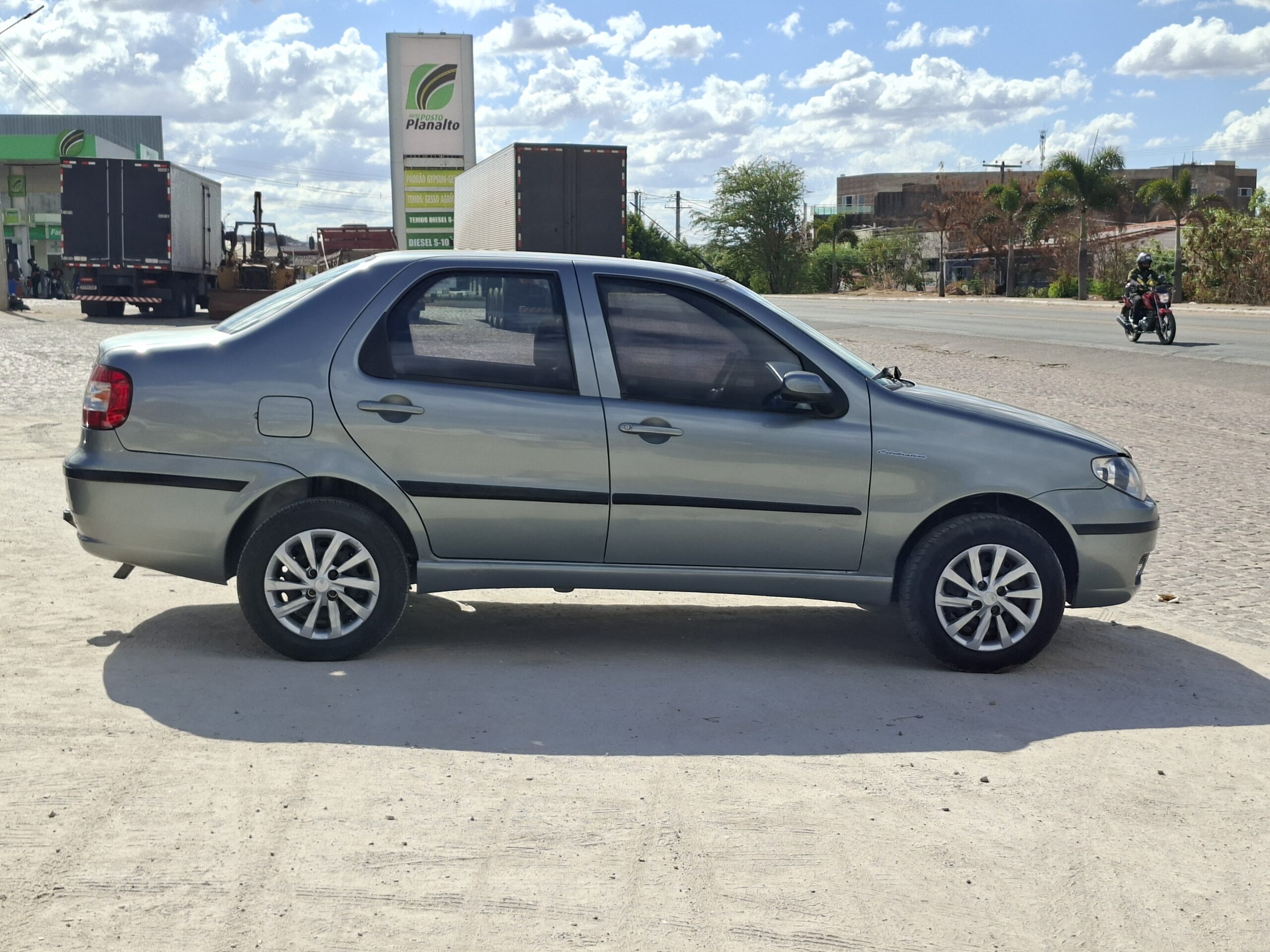 
								FIAT SIENA CELEBRATION 1.0 FIRE FLEX 8V 4P full									