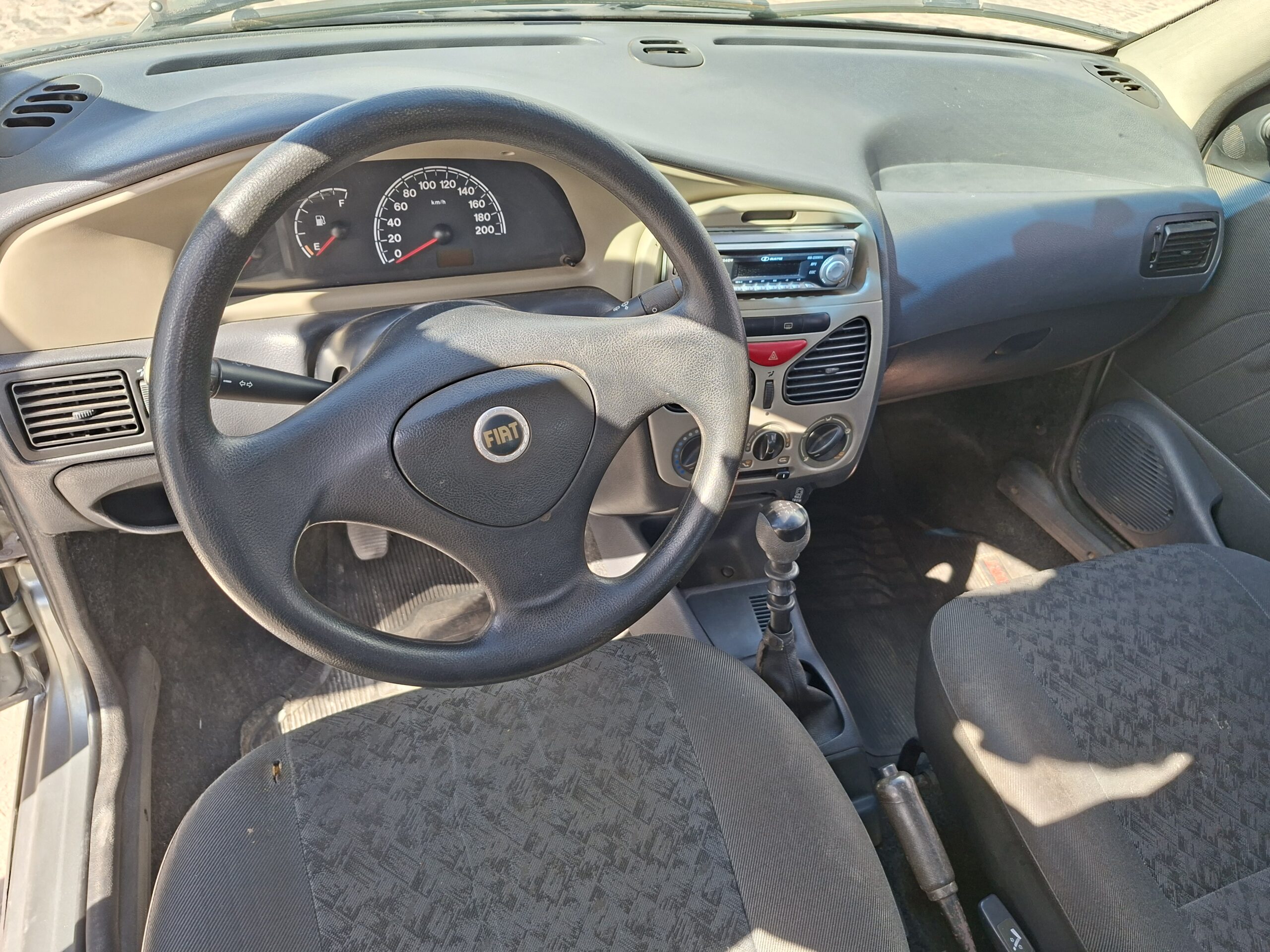 
								FIAT SIENA CELEBRATION 1.0 FIRE FLEX 8V 4P full									