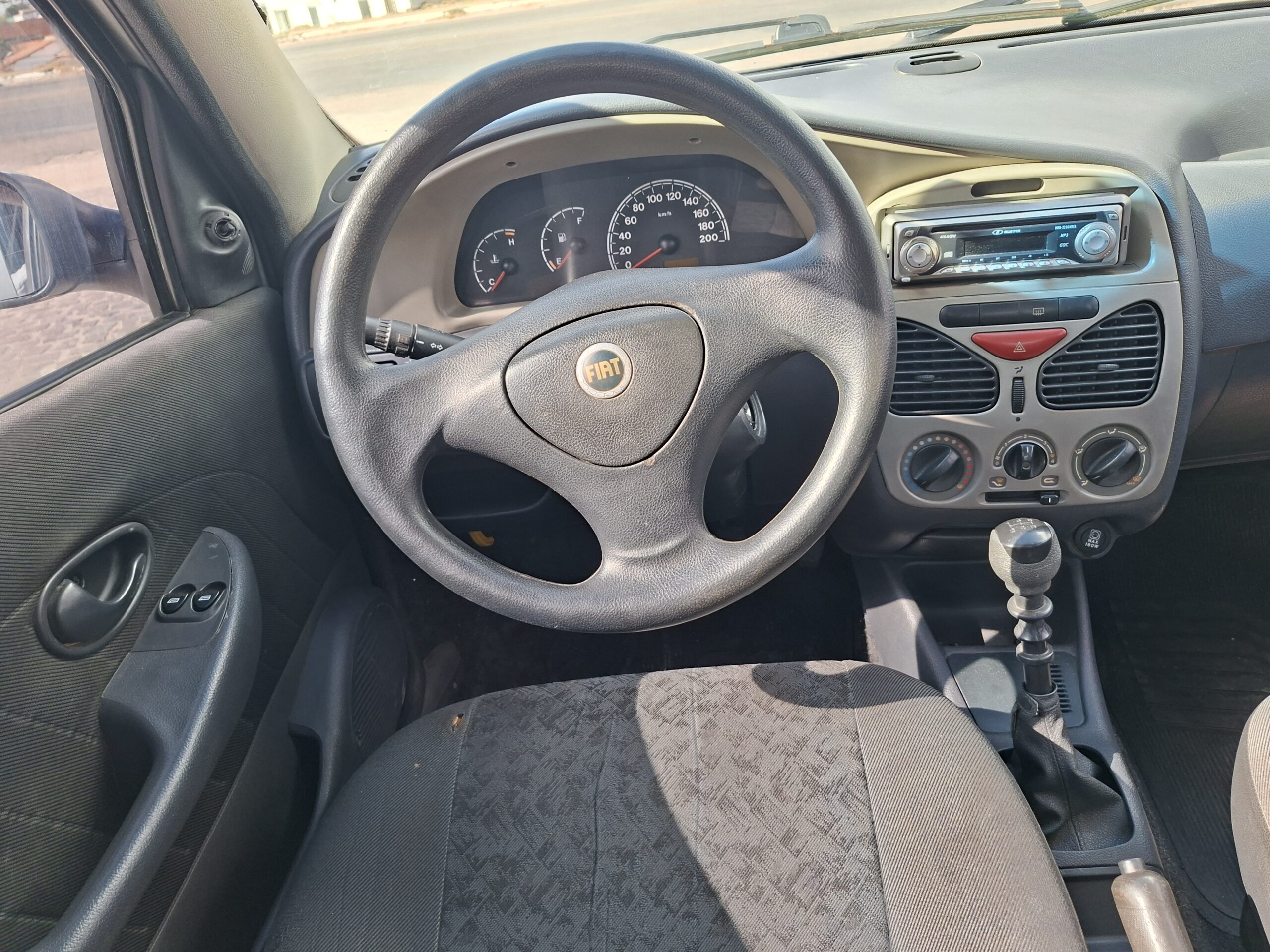 
								FIAT SIENA CELEBRATION 1.0 FIRE FLEX 8V 4P full									