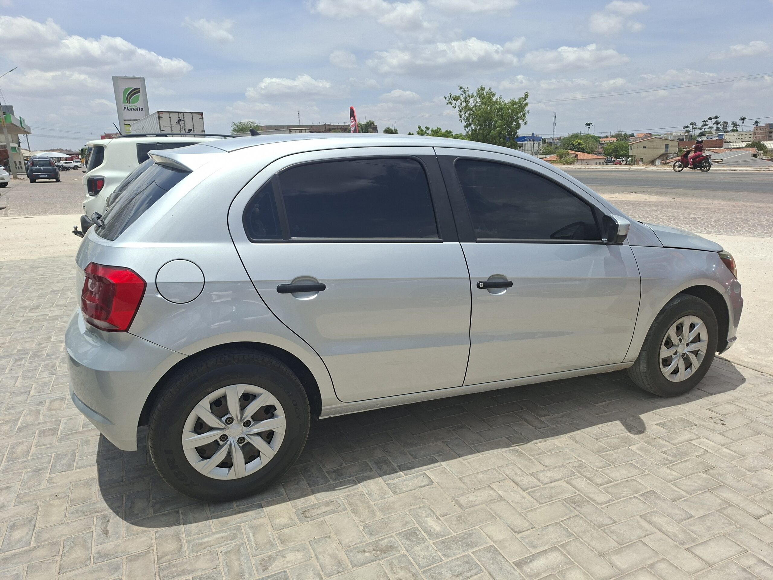 
								Volkswagen Gol 1.0 Flex 12V 5P full									