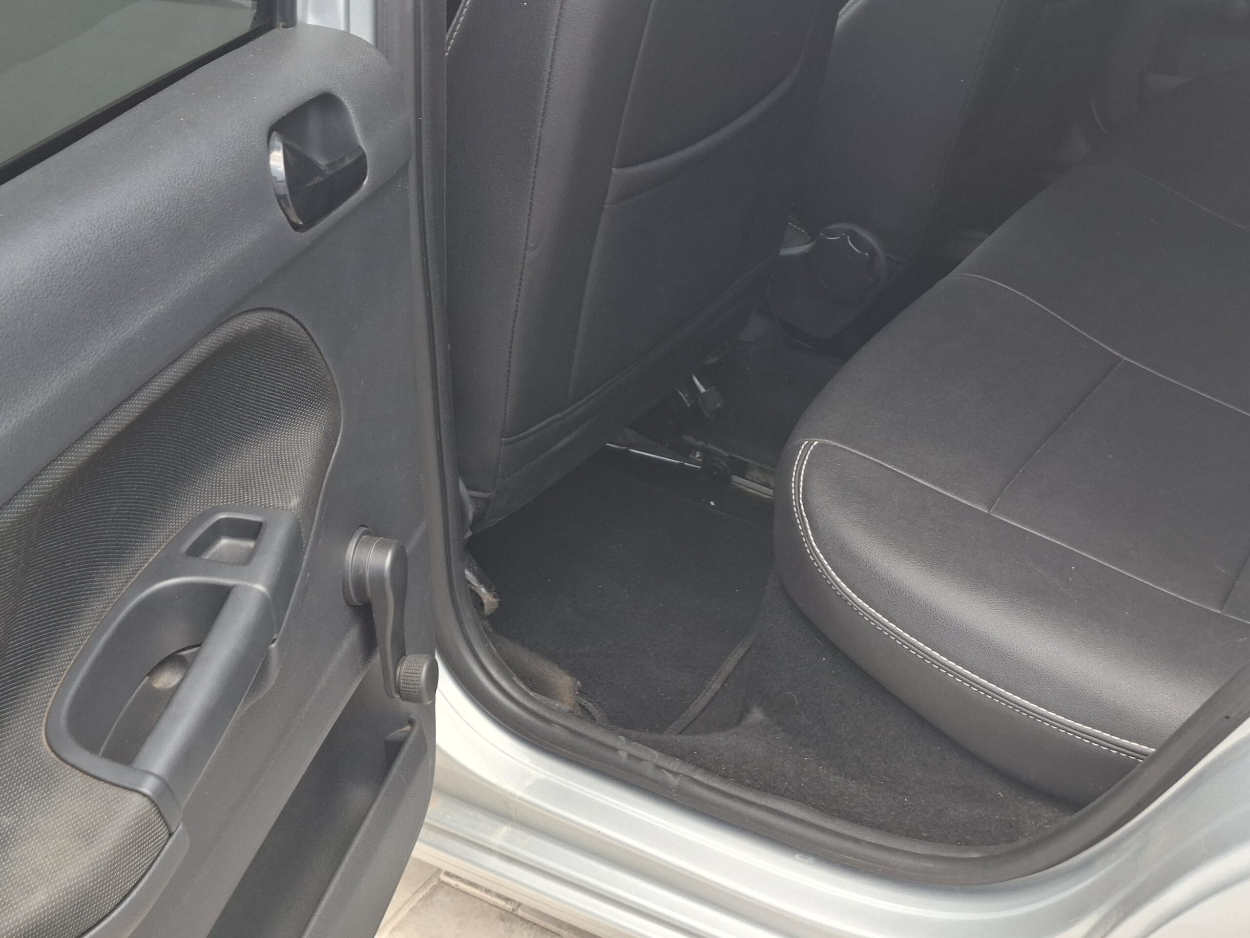 
								Volkswagen Gol 1.0 Flex 12V 5P full									