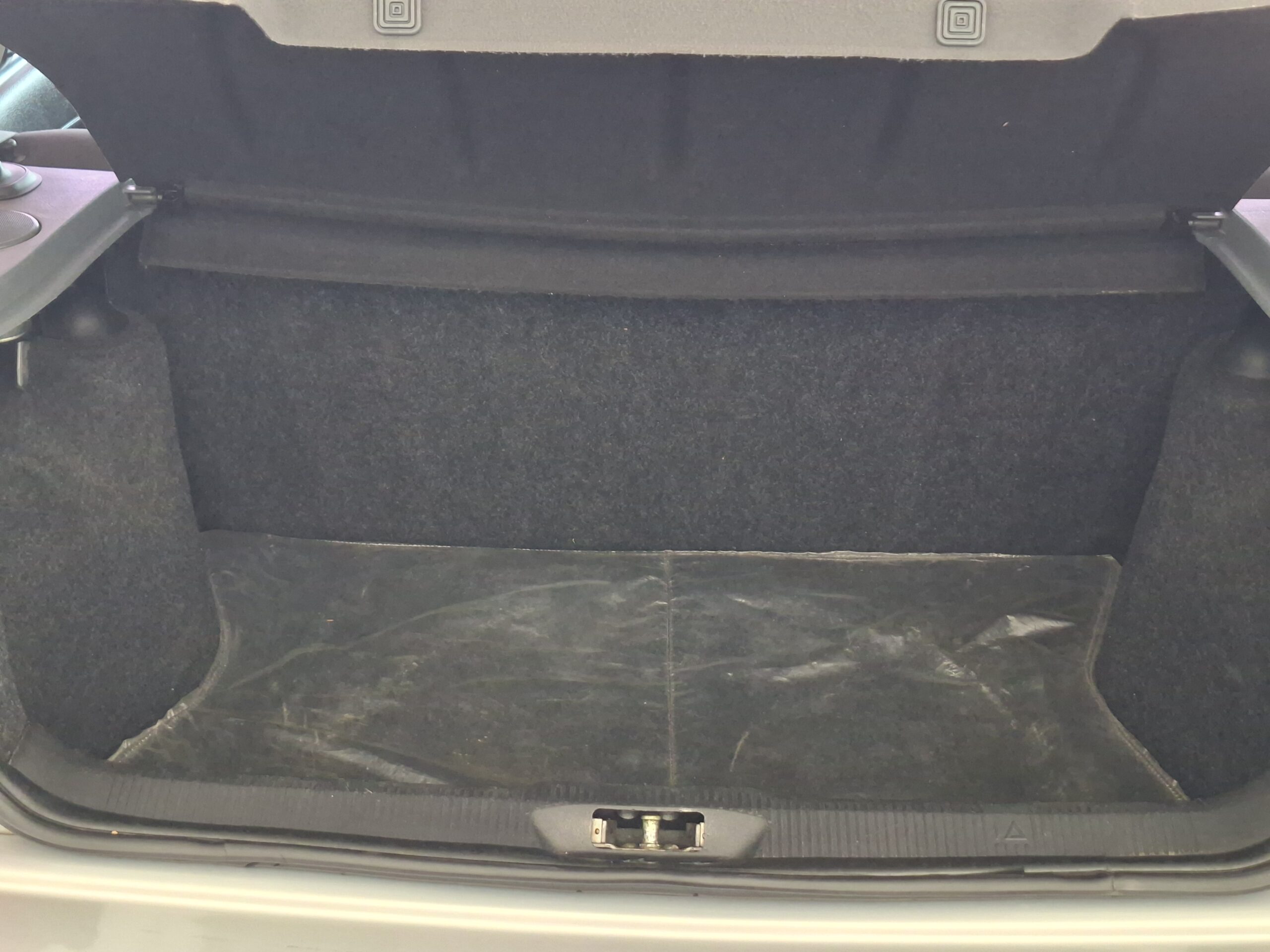 
								Volkswagen Gol 1.6 Mi Power Flex 2008 full									