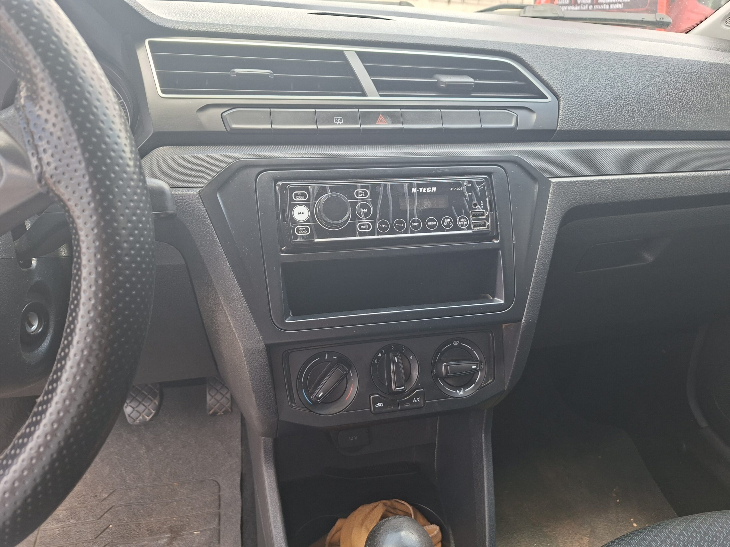
								VOLKSWAGEN GOL 1.0 MPI FLEX 2019 full									