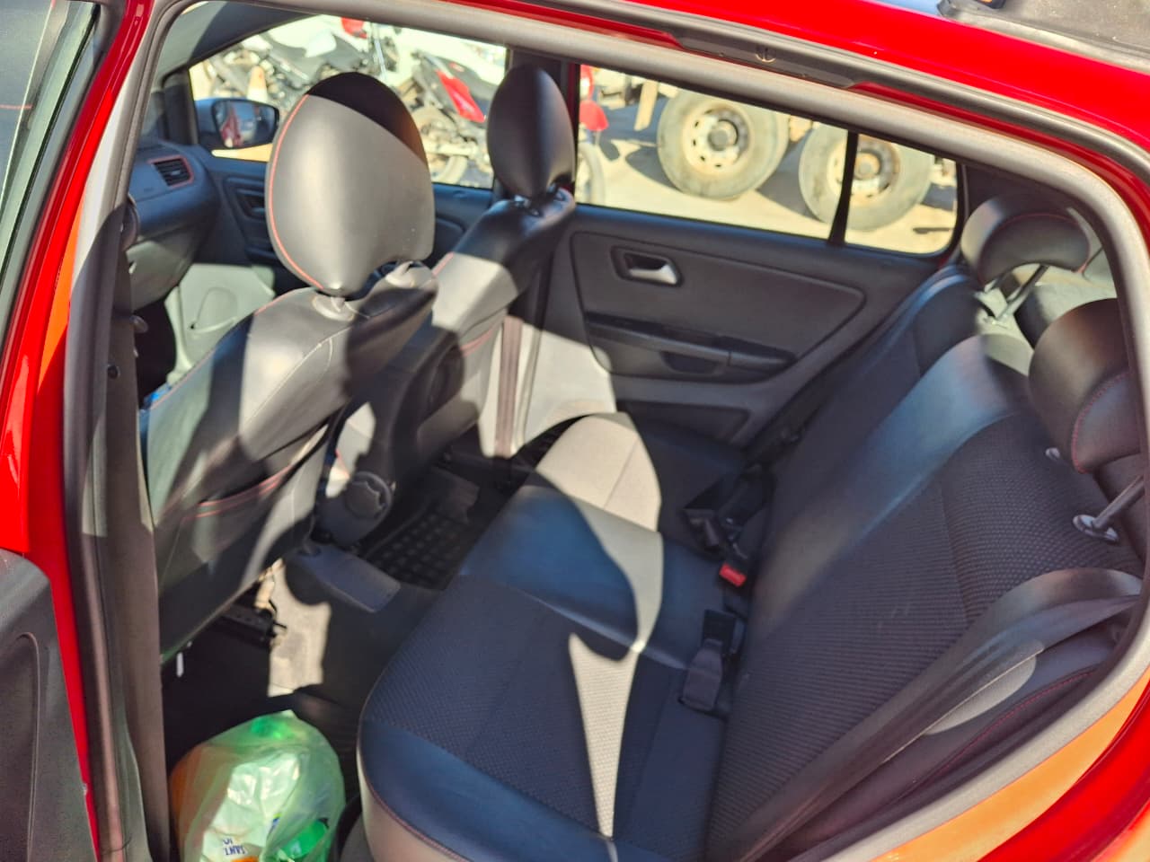 
								VOLKSWAGEN FOX 1.6 Mi TOTAL FLEX ROCK IN RIO 2014 full									
