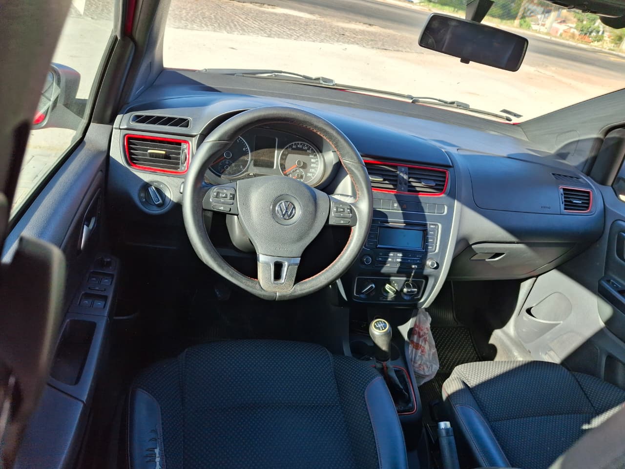 
								VOLKSWAGEN FOX 1.6 Mi TOTAL FLEX ROCK IN RIO 2014 full									