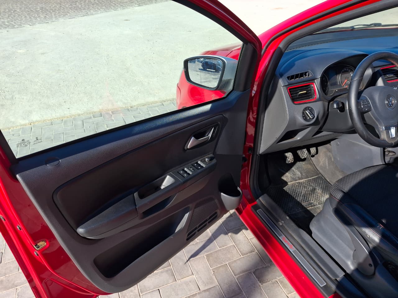 
								VOLKSWAGEN FOX 1.6 Mi TOTAL FLEX ROCK IN RIO 2014 full									