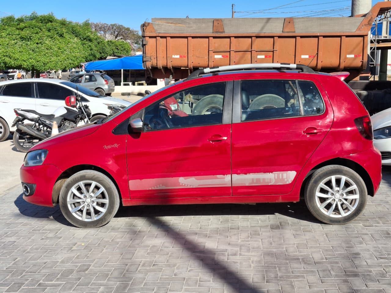 
								VOLKSWAGEN FOX 1.6 Mi TOTAL FLEX ROCK IN RIO 2014 full									