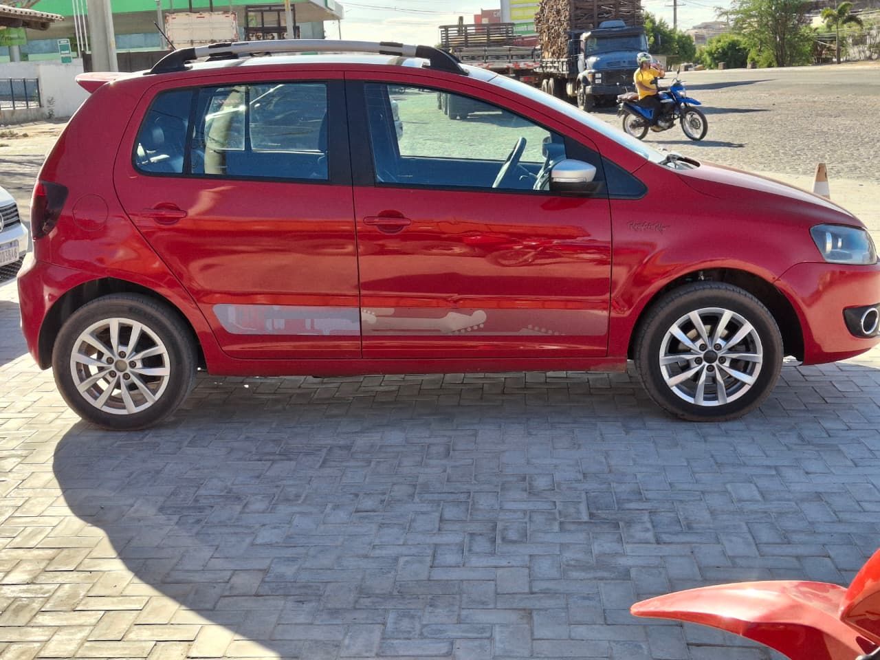 
								VOLKSWAGEN FOX 1.6 Mi TOTAL FLEX ROCK IN RIO 2014 full									
