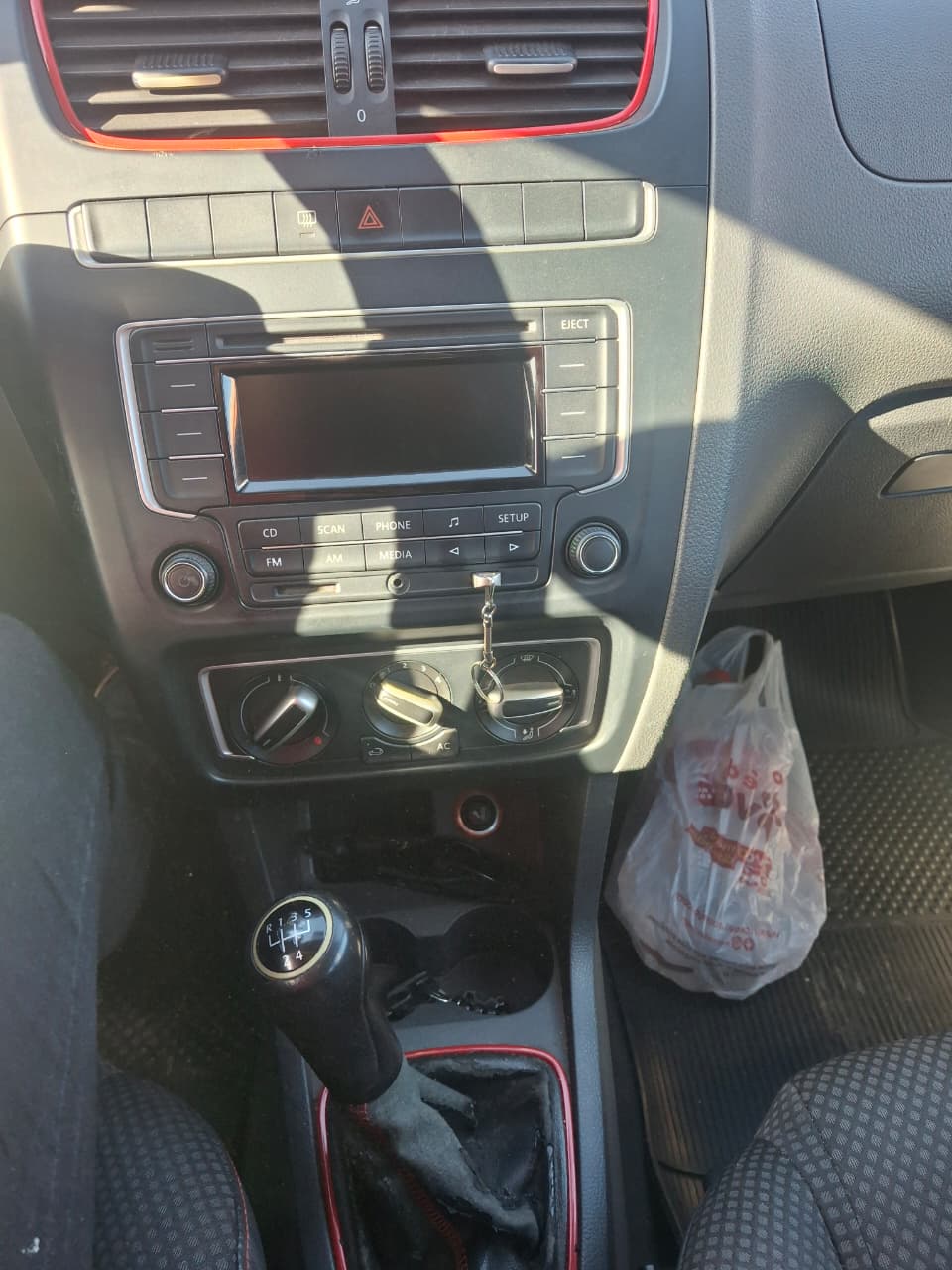 
								VOLKSWAGEN FOX 1.6 Mi TOTAL FLEX ROCK IN RIO 2014 full									