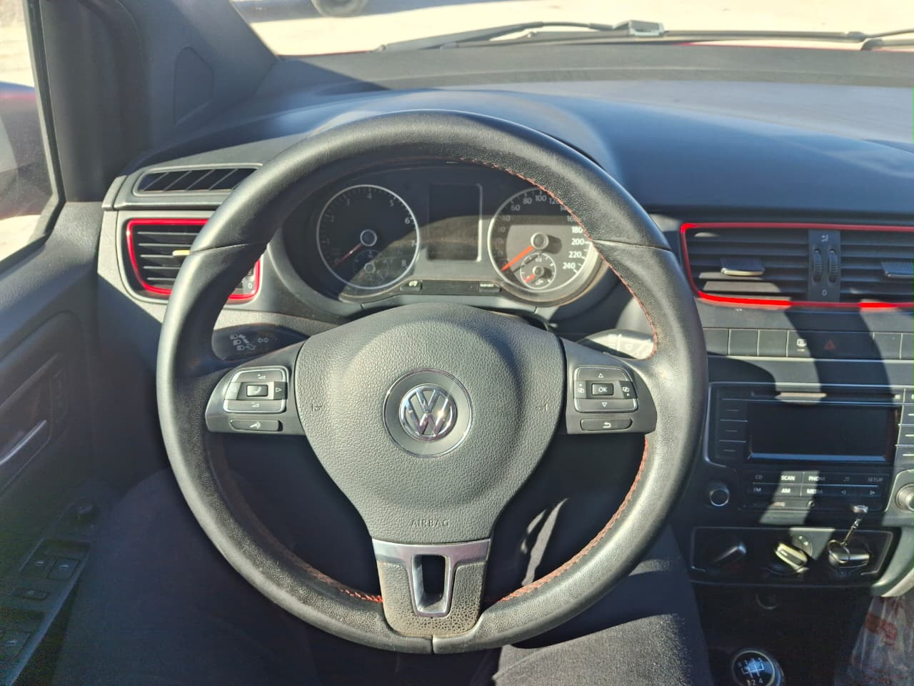 
								VOLKSWAGEN FOX 1.6 Mi TOTAL FLEX ROCK IN RIO 2014 full									
