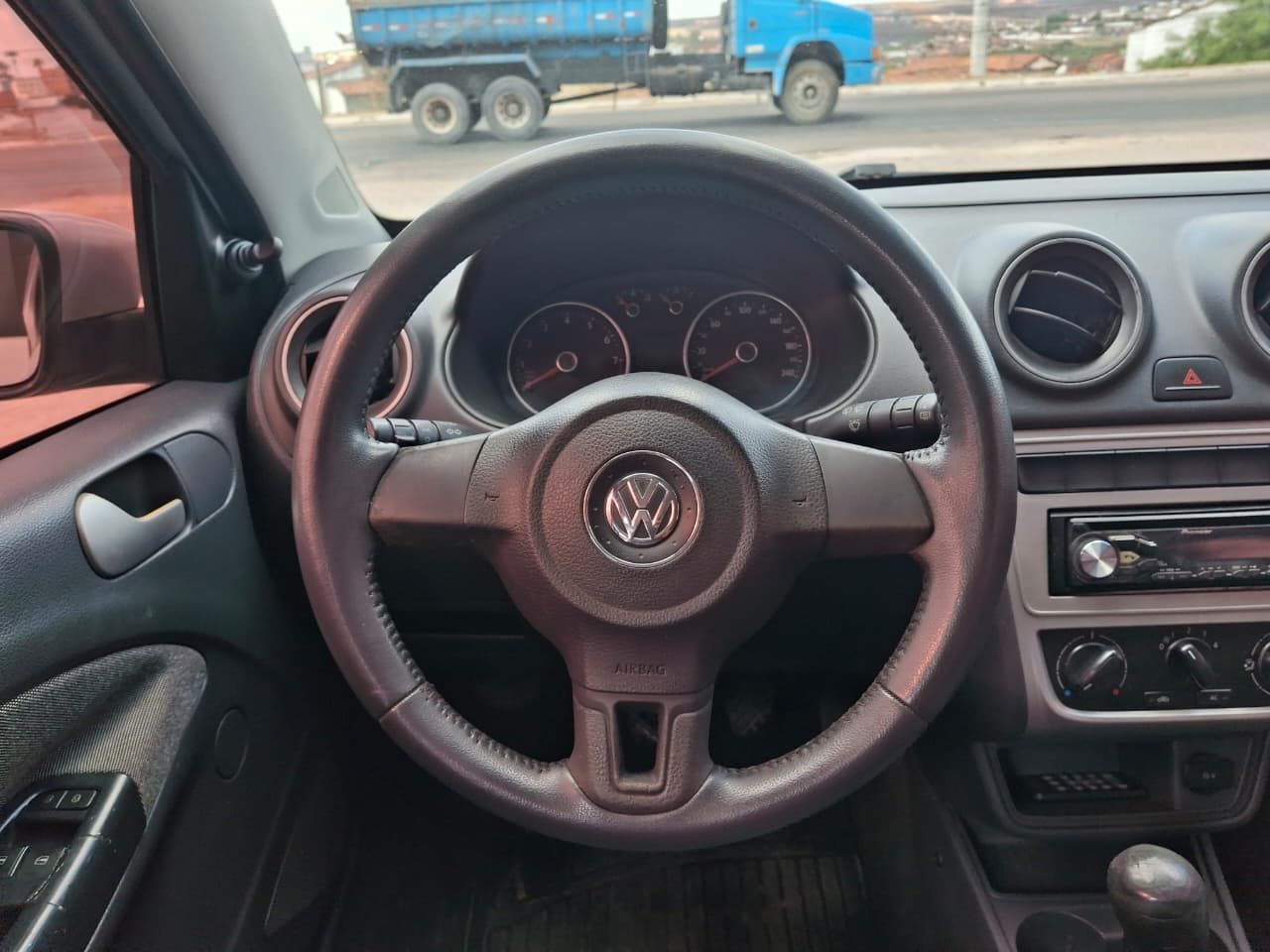 
								Volkwagen Gol 1.6 Mi Trend 2014 full									