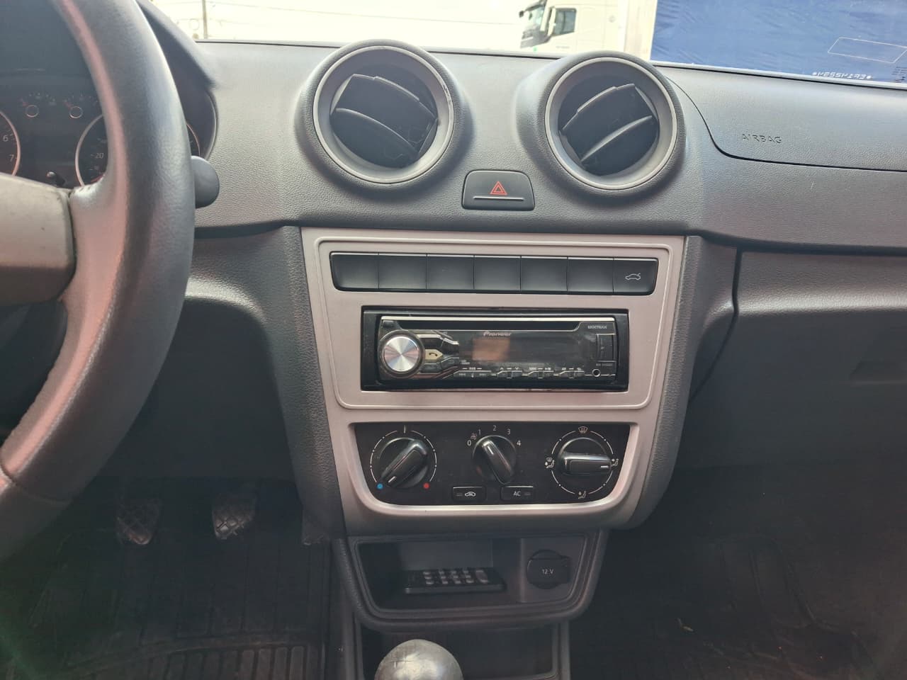 
								Volkwagen Gol 1.6 Mi Trend 2014 full									